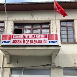 CHP Akseki yönetiminden 8 üye istifa etti